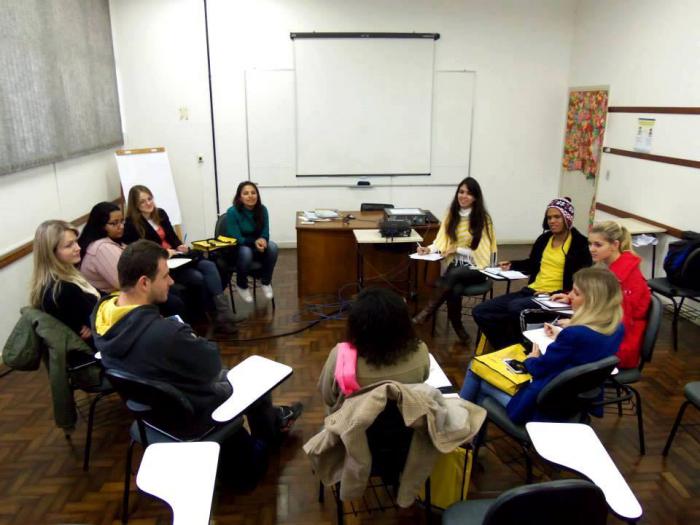 Roda de discussão e troca de experiências locais/regionais.